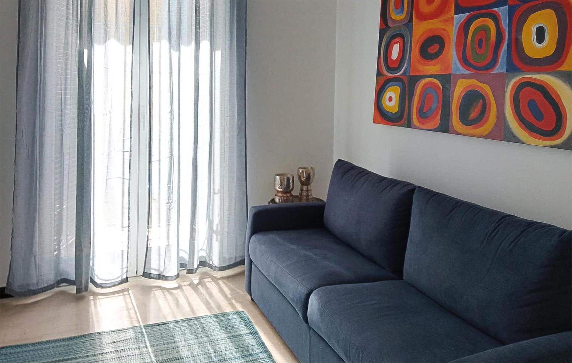 Apartment In With Kitchen *